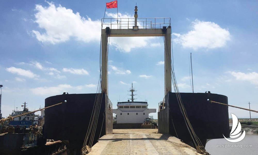 1330 T Deck Barge/LCT For Sale