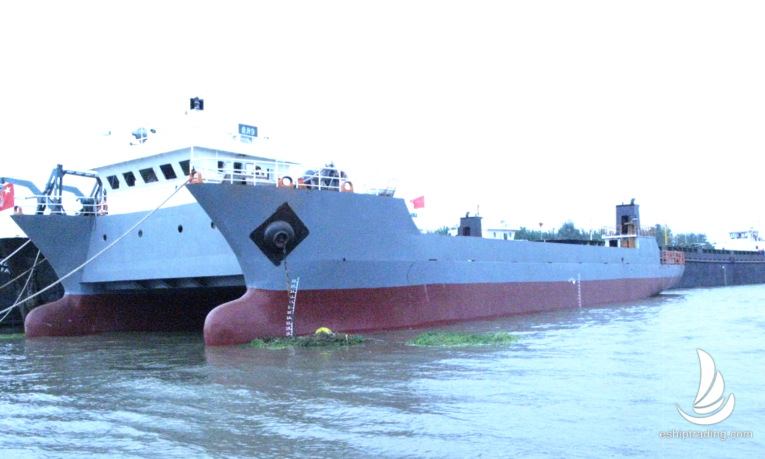 495 T Deck Barge/LCT For Sale