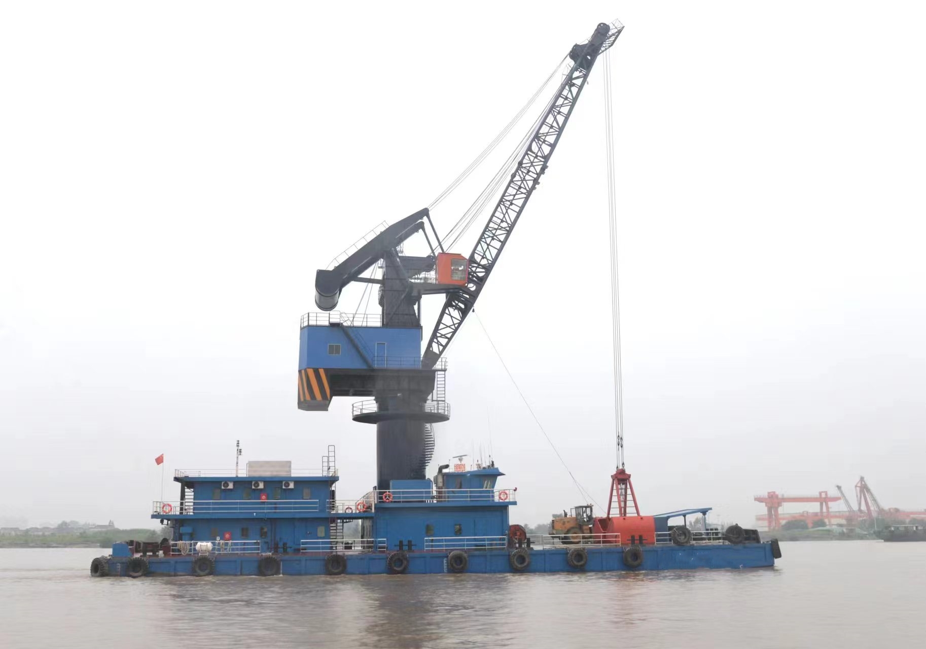 24.5 T Fully Revolving Floating Crane For Sale