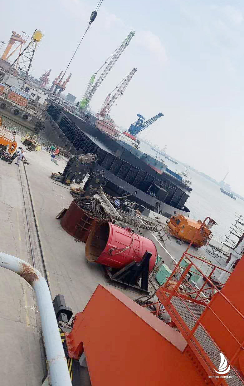 8000 T No Power Barge For Sale