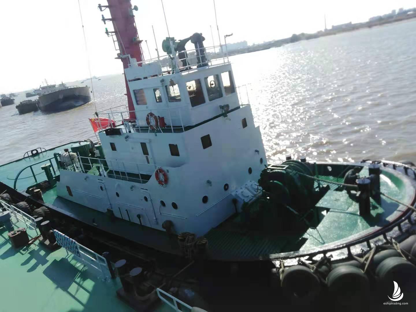 2352 KW Harbor Tug For Sale