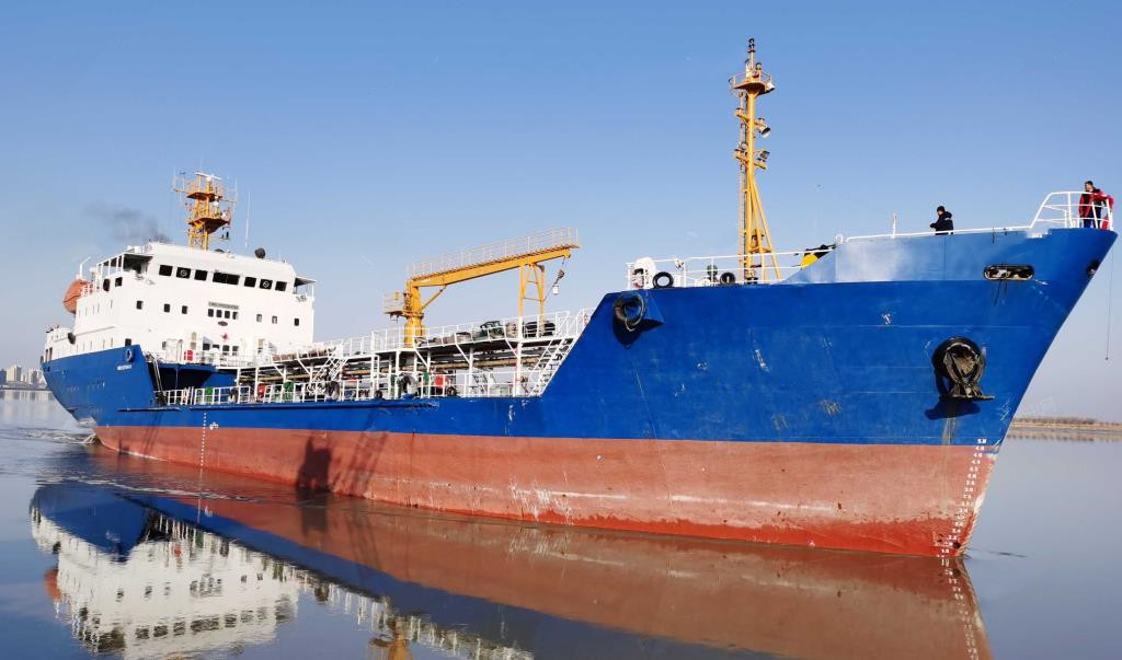 2666 T Product Oil Tanker For Sale