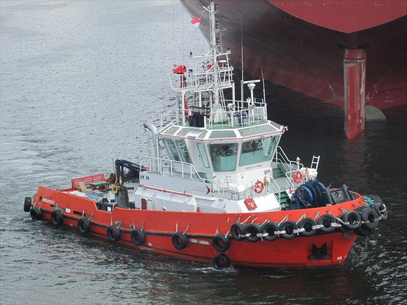 3200 PS Harbor Tug For Sale