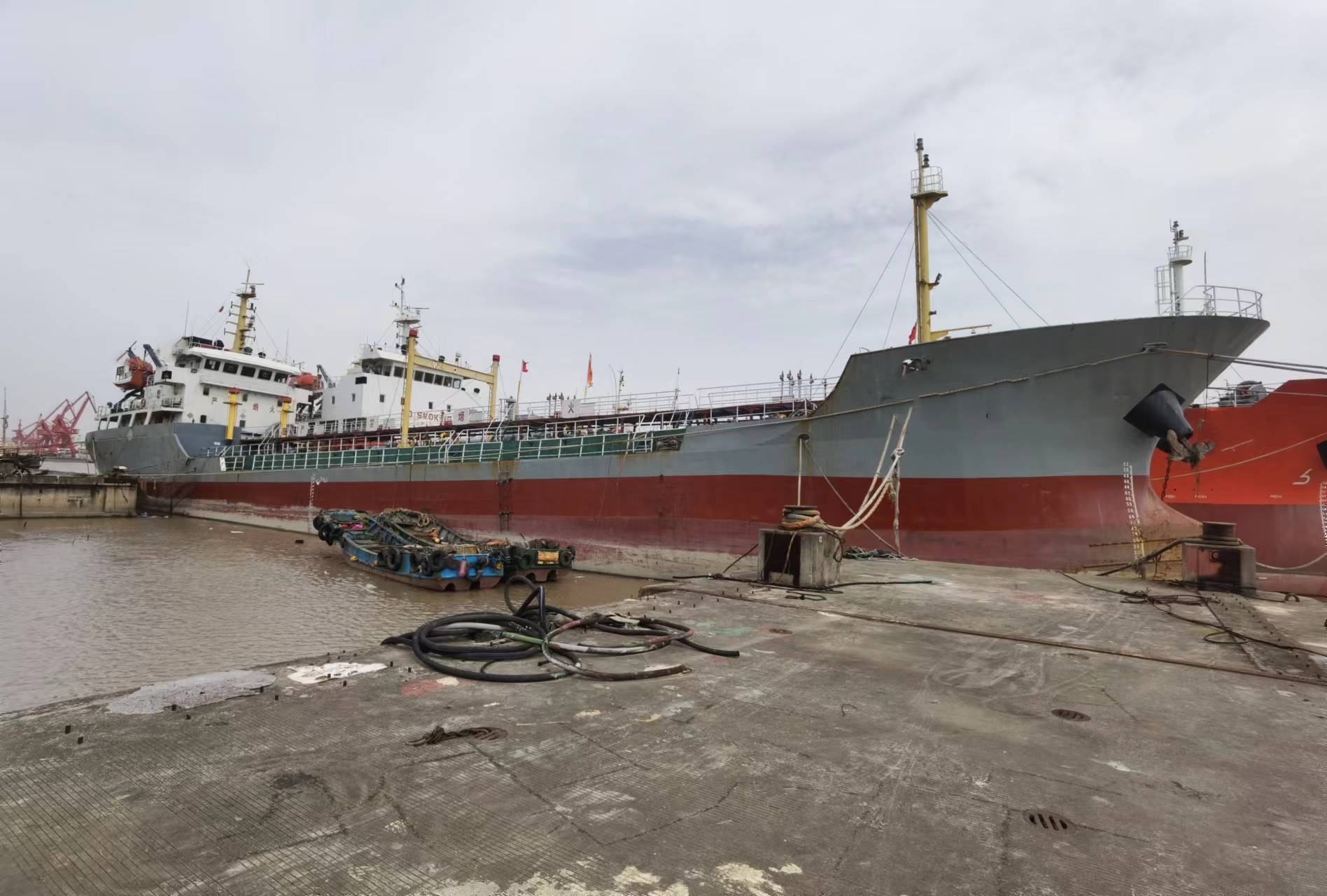 2440 T Product Oil Tanker For Sale