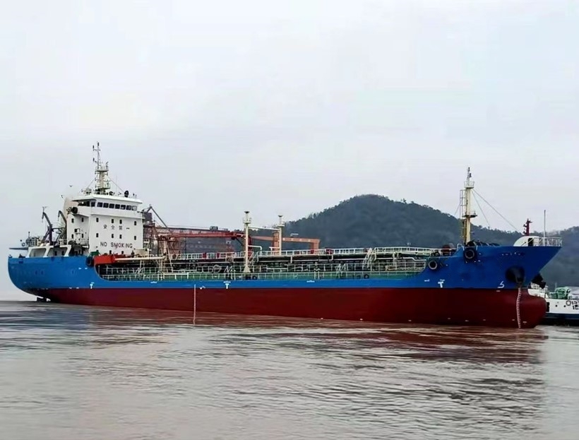 4212 T Product Oil Tanker For Sale