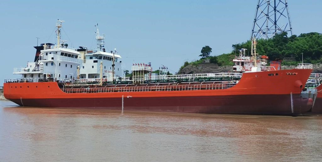 1900 T Chemical Tanker For Sale