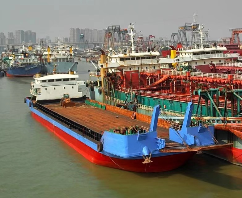 2600 T Deck Barge /LCT For Sale