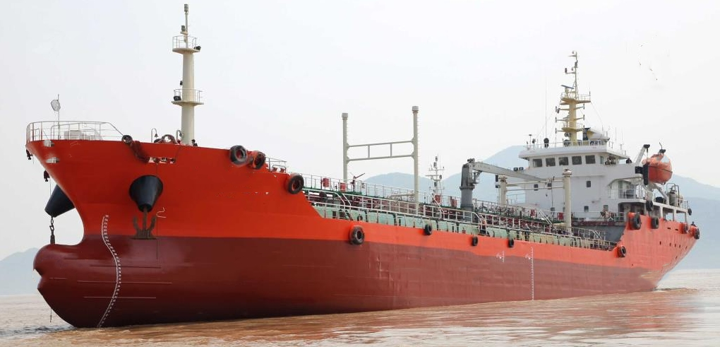 4320 T Product Oil Tanker For Sale