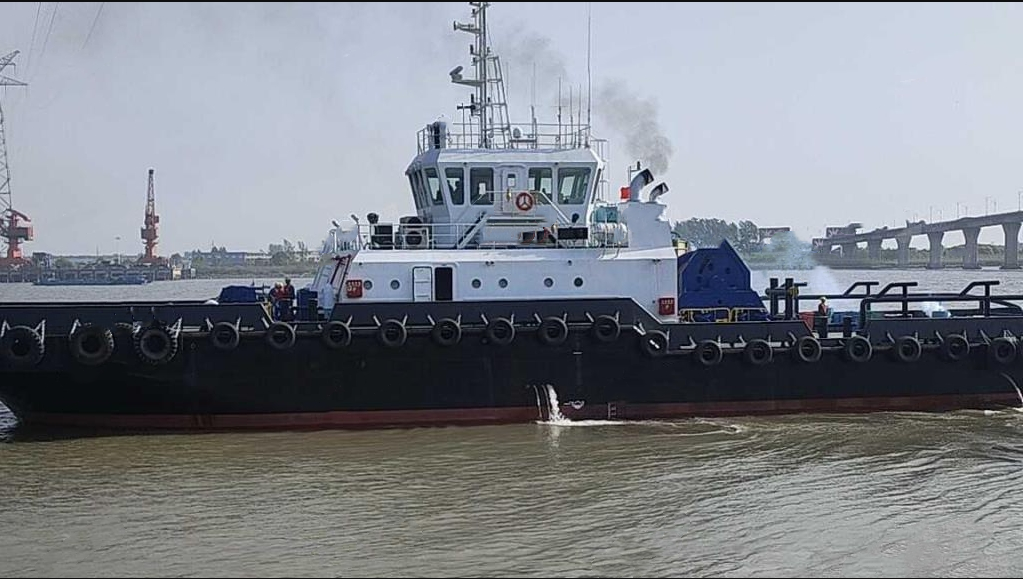 7200 PS Harbor Tug For Sale