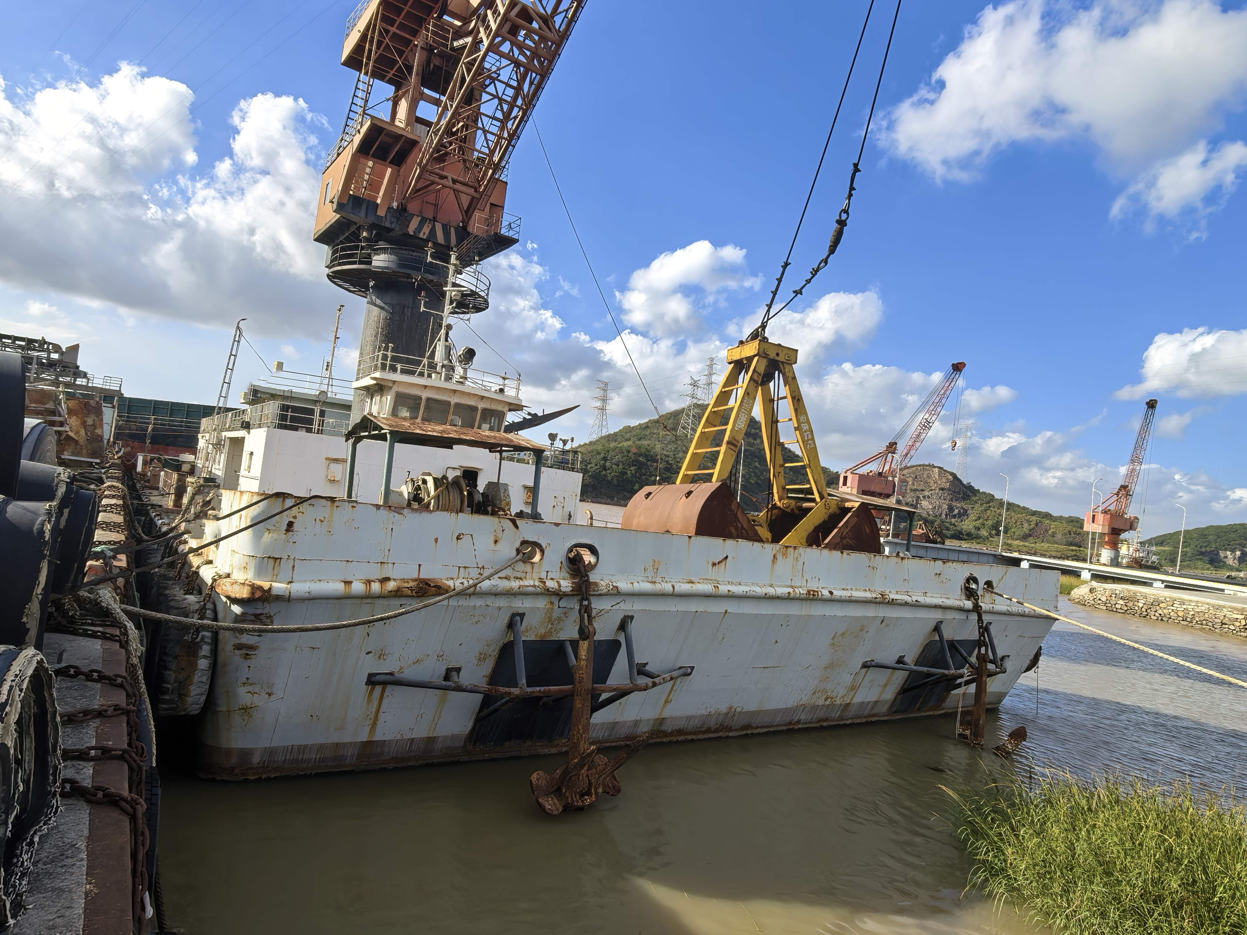 50 T Fully Revolving Floating Crane For Sale