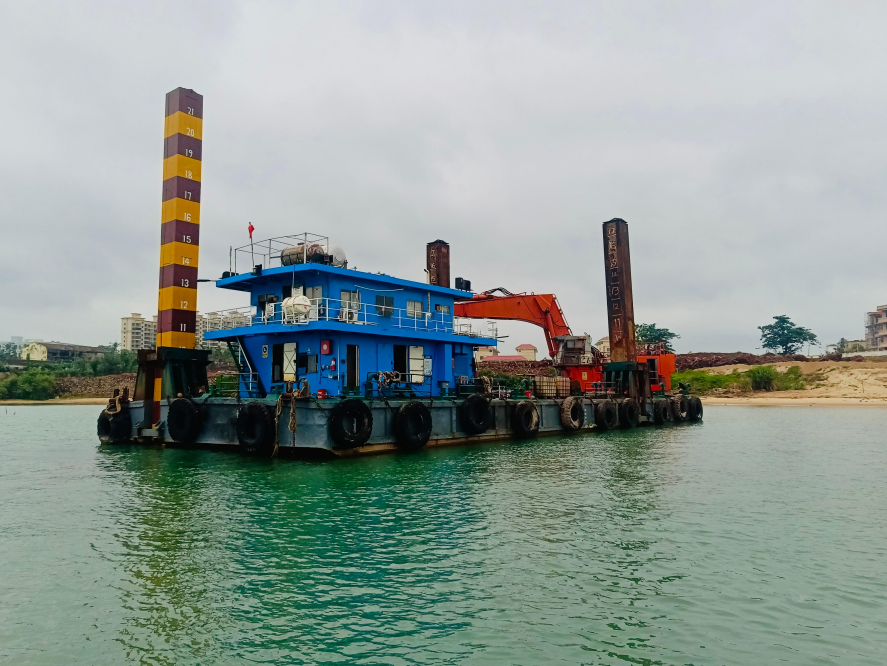 10 m³ Dipper Dredger For Sale
